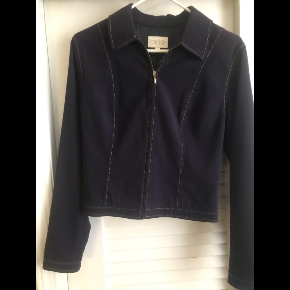 Cute zipper front jacket. Can be casual or dressed up